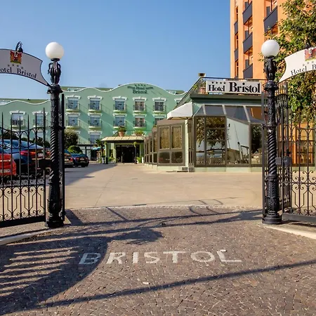 Bristol Otel 4*