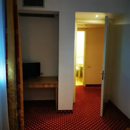 Bristol Hotel 4*