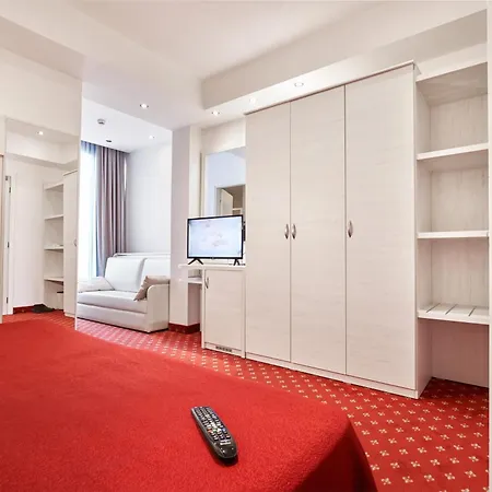 Bristol Ξενοδοχείο 4*